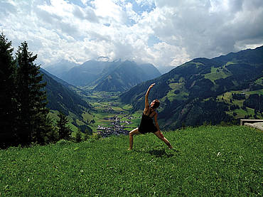 Raursiertal Aktiv im Sommer Yoga am Berg